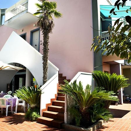 Residence Mediterraneo San Benedetto del Tronto Exterior photo