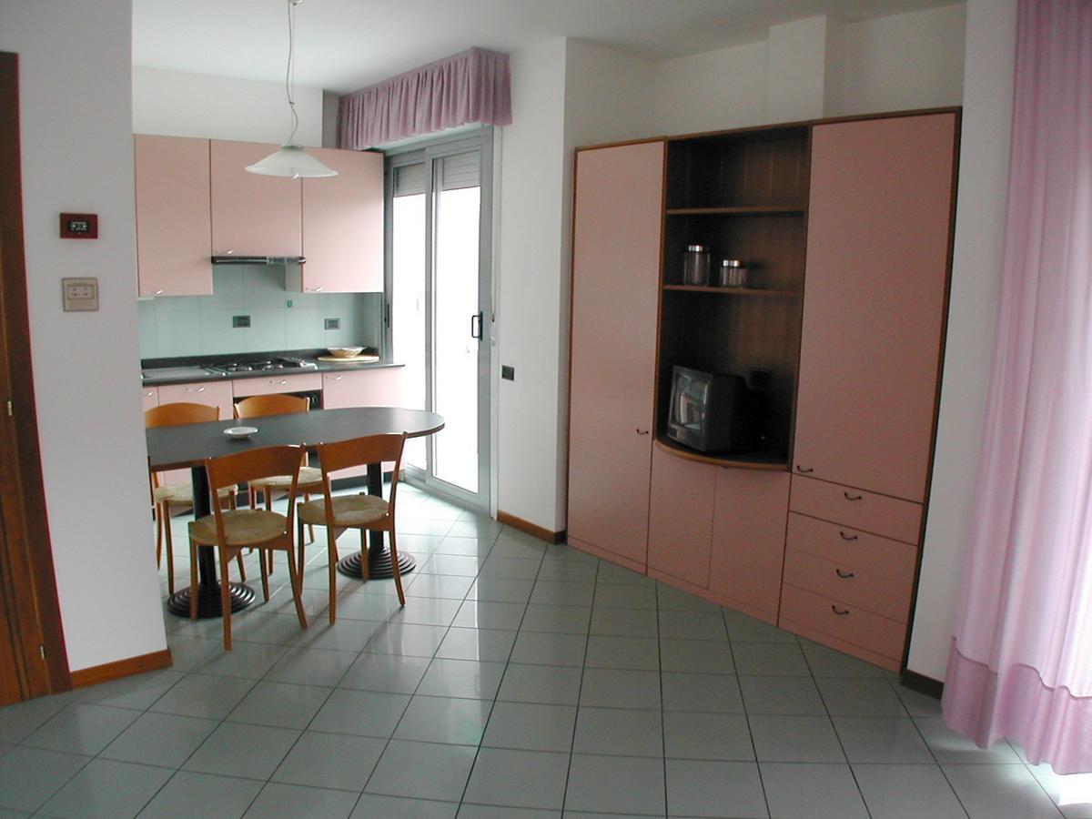 Residence Mediterraneo San Benedetto del Tronto Room photo
